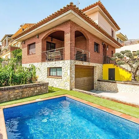 Holiday home Casa Rustica Con Piscina Y Jardin Pineda de Mar