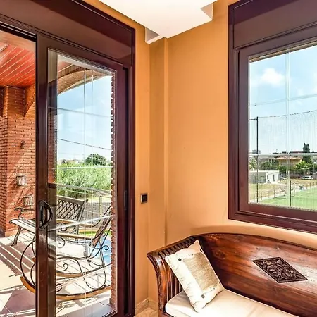 Casa Rustica Con Piscina Y Jardin Pineda de Mar