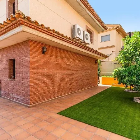 Holiday home Casa Rustica Con Piscina Y Jardin